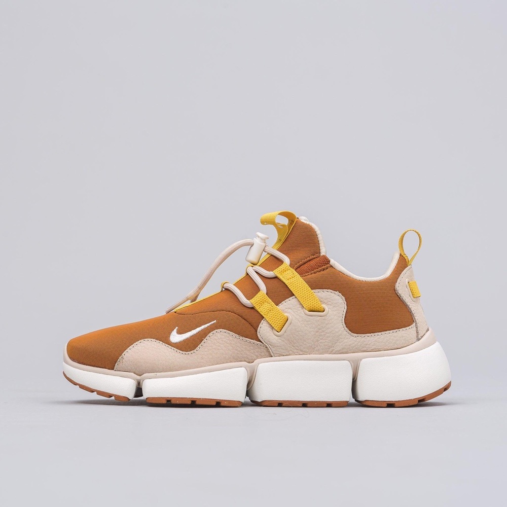 Nike Pocket Knife DM Sneakers